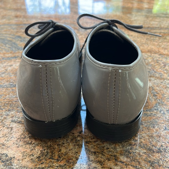 Johnsonian Womens 8.5M patent leather Oxford shoe - Picture 4 of 6